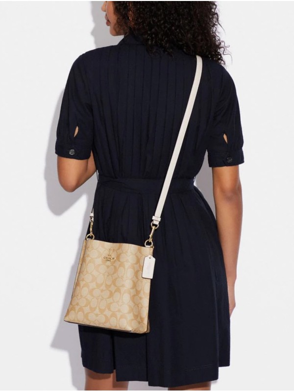 Сумка COACH Small Town Bucket Bag 2312-2 In Signature Canvas Small Сумка COACH Small Town Bucket Bag 2312-2 In Signature Canvas Small