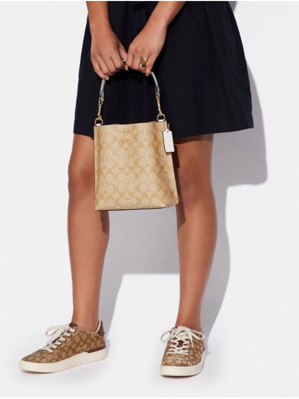 Сумка COACH Small Town Bucket Bag 2312-2 In Signature Canvas Small Сумка COACH Small Town Bucket Bag 2312-2 In Signature Canvas Small