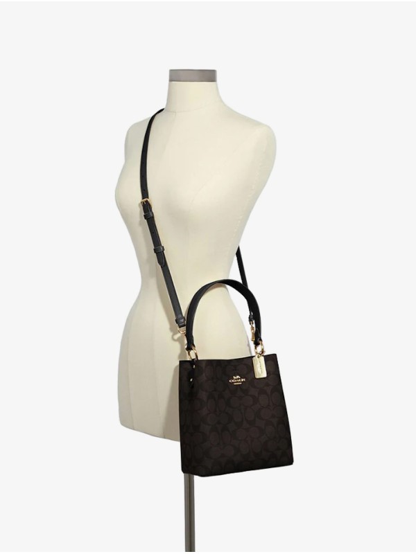 Сумка COACH Small Town Bucket Bag 2312 In Signature Canvas Сумка COACH Small Town Bucket Bag 2312 In Signature Canvas